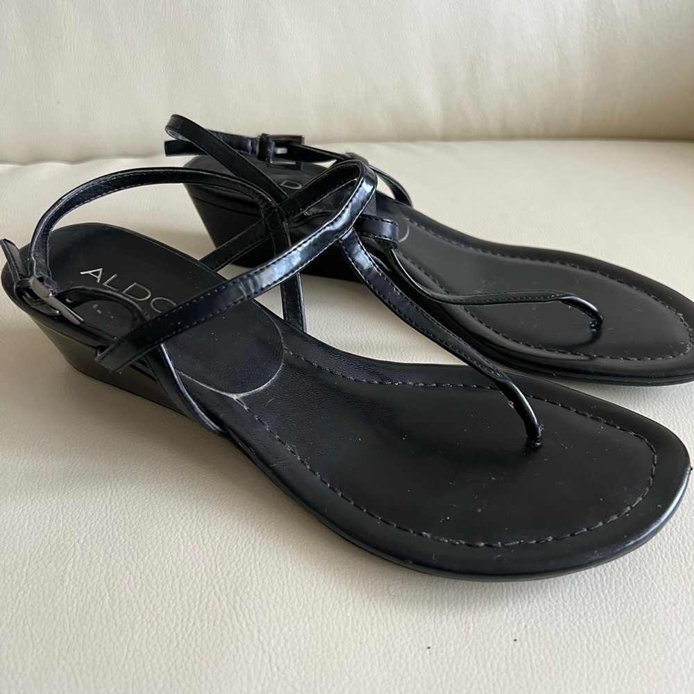 Aldo Black Wedge Thong Sandal size 37
